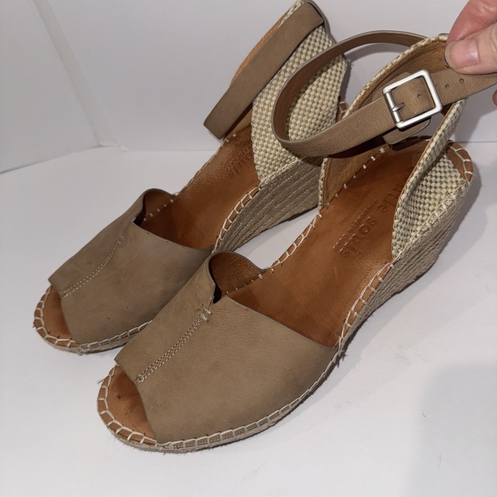 Gentle Souls Charlie Brown Tan Leather Espadrille Wedge Sandal 10 Platform